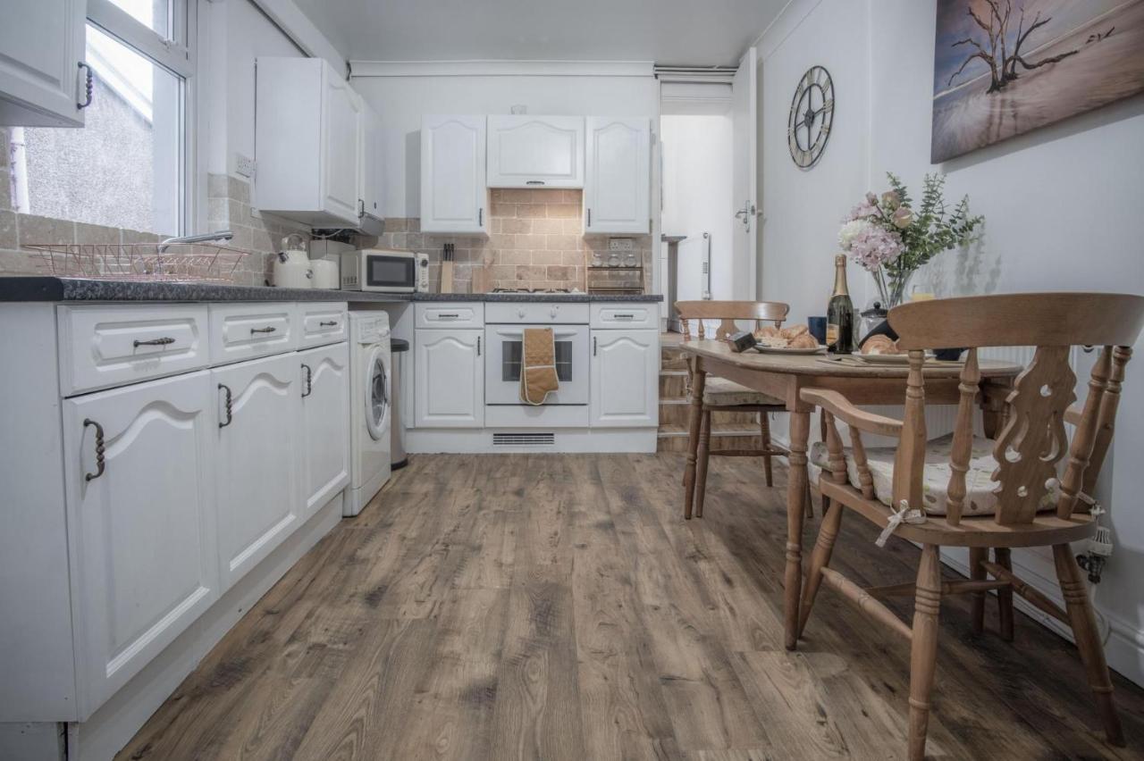 Langland Road - 1 Bedroom - Mumbles Apartment *