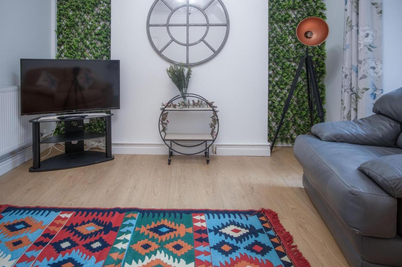 Langland Road - 1 Bedroom - Mumbles *
