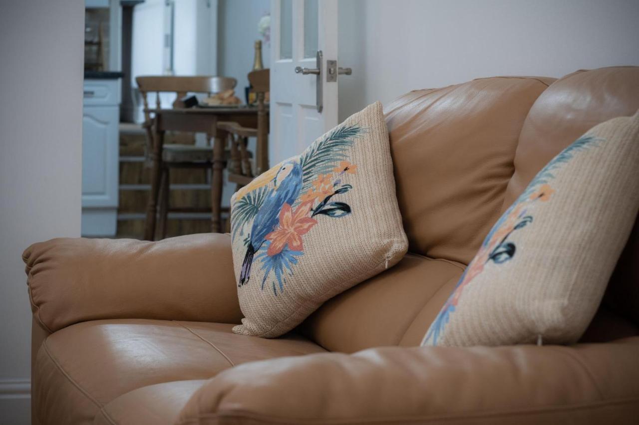 Langland Road - 1 Bedroom - Mumbles * Swansea